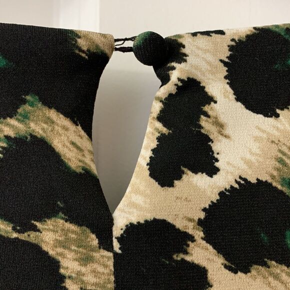 Jessica Howard size 16 leopard print dress w/ruffle bell sleeves.  Very stretchy - Picture 7 of 12
